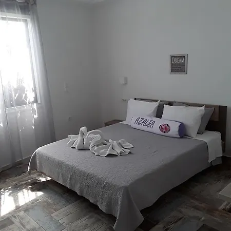 Azalea 2* Kamari (Santorini)