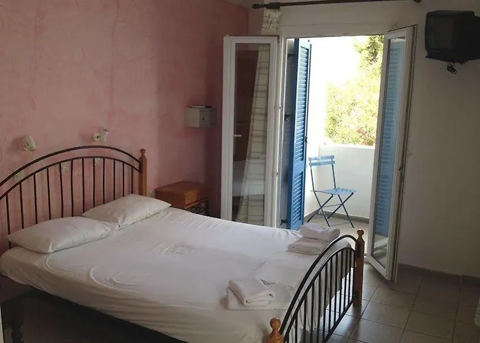 Azalea Hotel Kamari (Santorini)