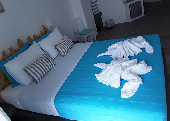 Azalea 2* Kamari (Santorini)