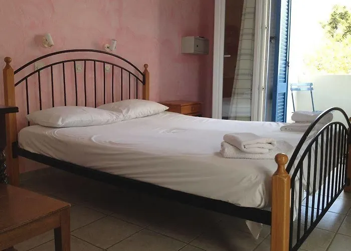 Hotel Azalea Kamari (Santorini)